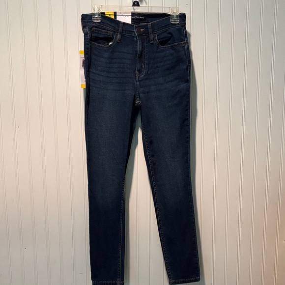 NWT Calvin Klein Malibu High Rise Skinny Jeans Size 6 - Picture 1 of 5